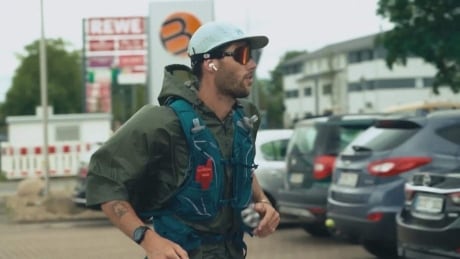 Boas Kragtwijk, 28, is a Dutch ultrarunner who plans to run 50 kilometres a day for 50 days as he makes his way from Amsterdam to Kyiv. He's making the 2,500-km trek to demonstrate how close the war in Ukraine is to Western Europe and raise money to buy ambulances. The Dutch charity Zeilen van Vrijheid will then deploy them in Ukraine.